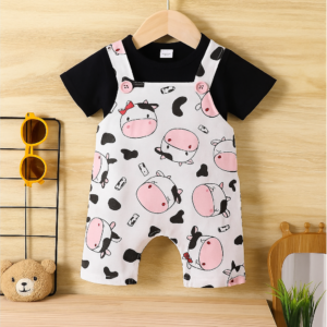 Jardineira Vaquinha com Camisa Preta